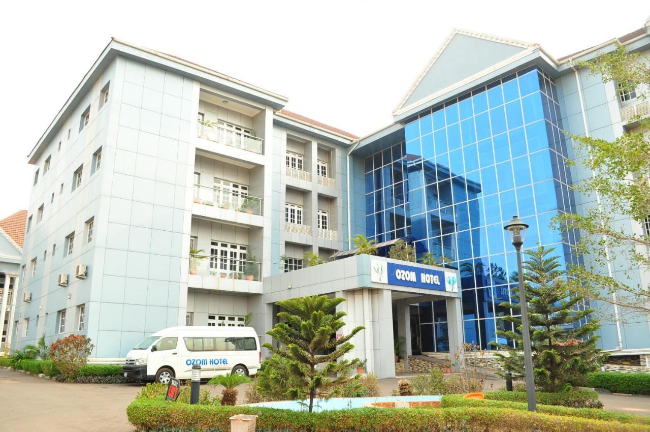 Ozom Hotel Enugu Exteriör bild